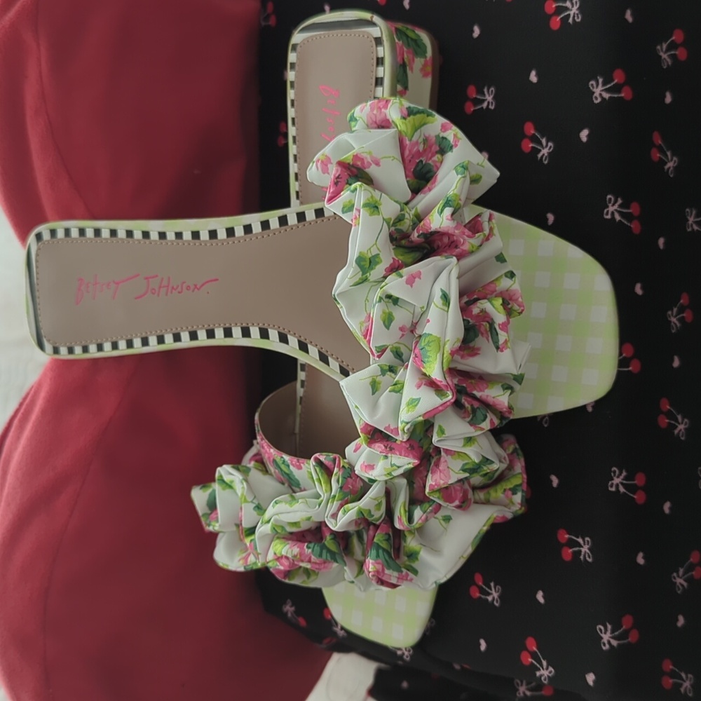 Betsey Johnson Pink Floral Slides/Slippers Size 10 - Picture 10 of 12